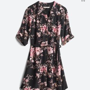 41 Hawthorne Cristen shirt dress in navy floral, size small. 37.5” length